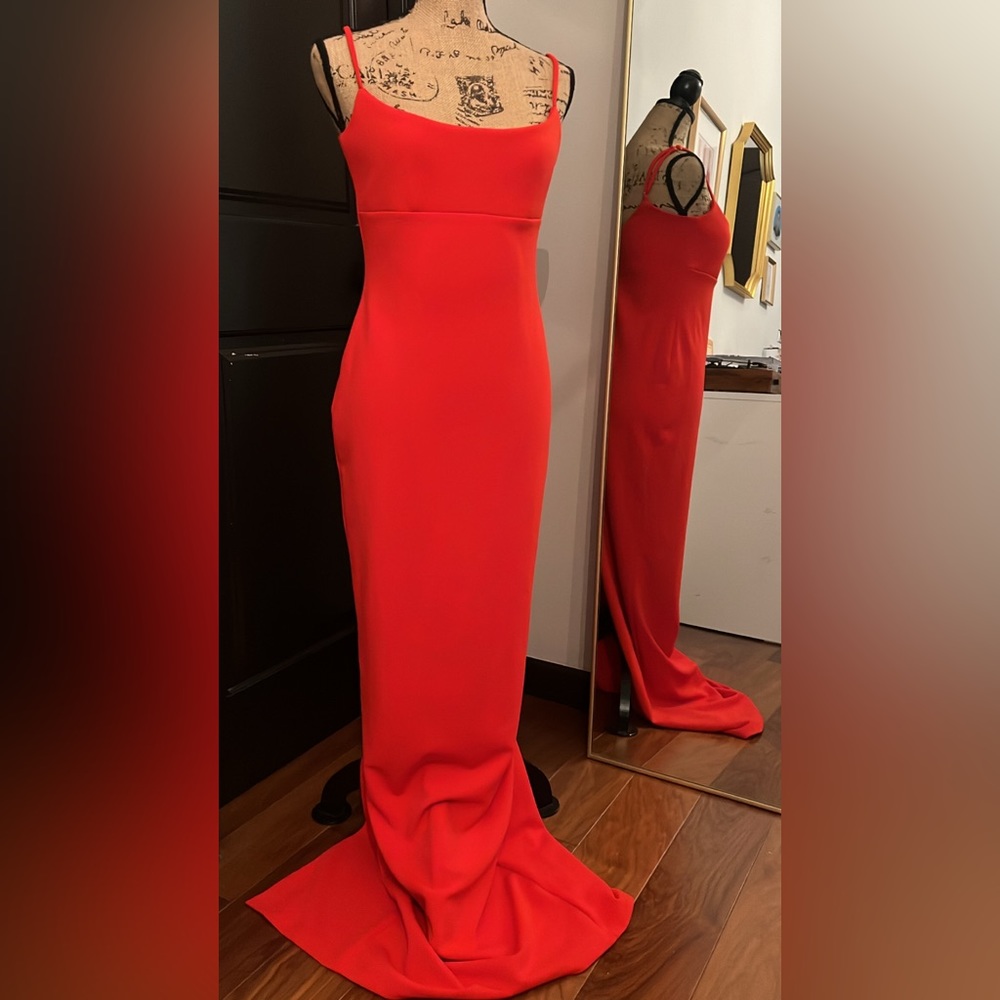 BLOOMINGDALES - NOOKIE- Red Floor Gown